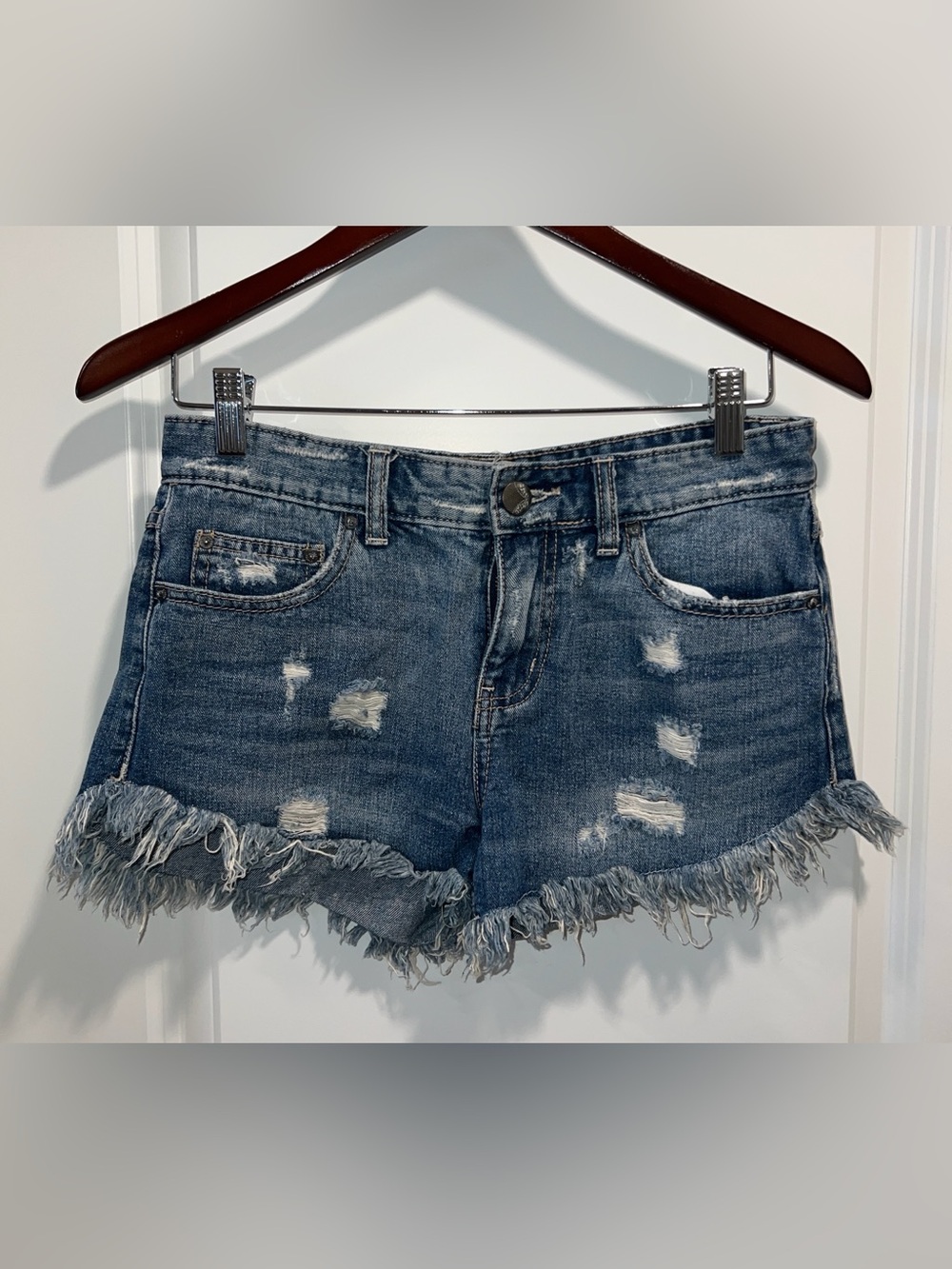 Free People Women’s Distressed Frayed Hem Denim Shorts - Blue Size 26